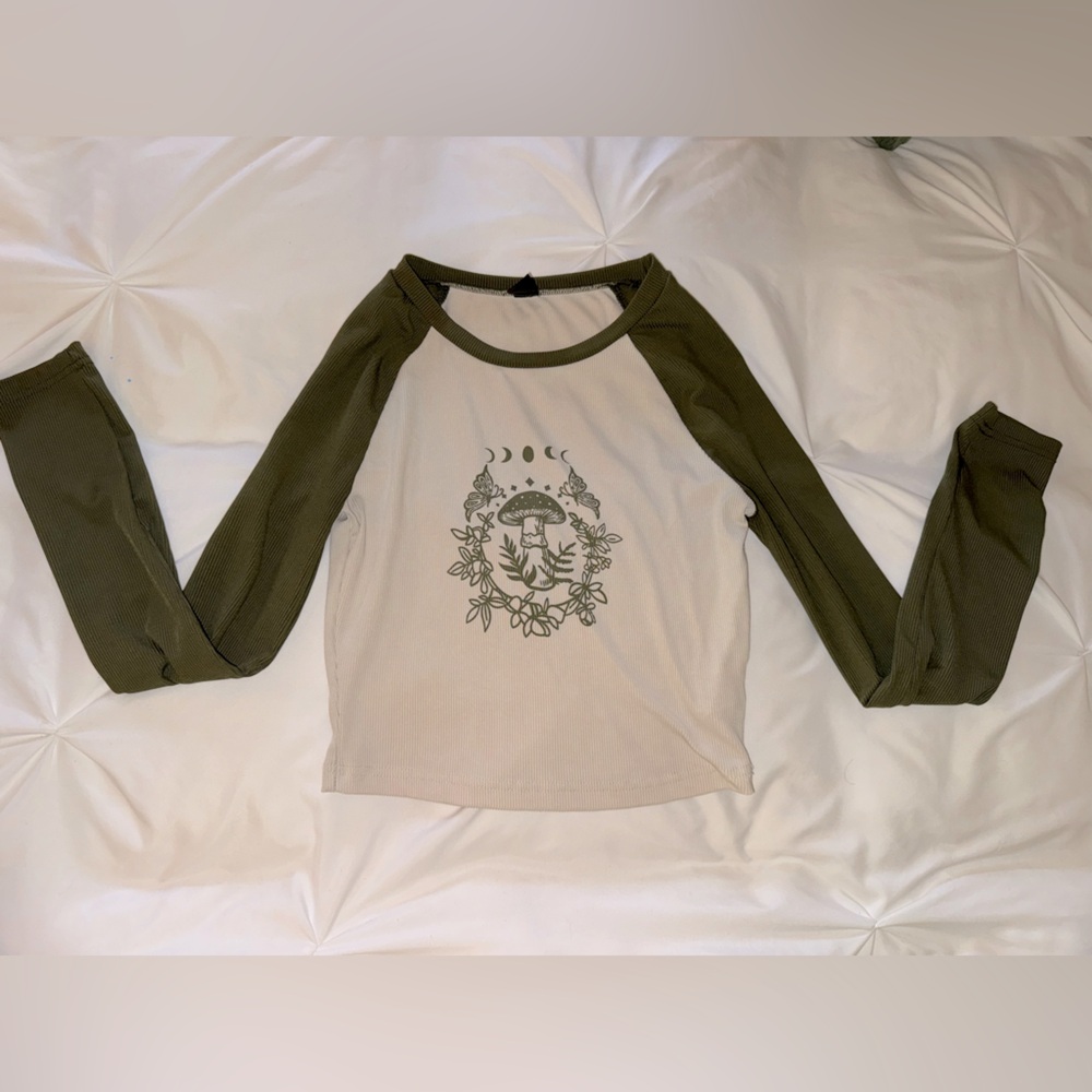 Long sleeved cropped mushroom shirt